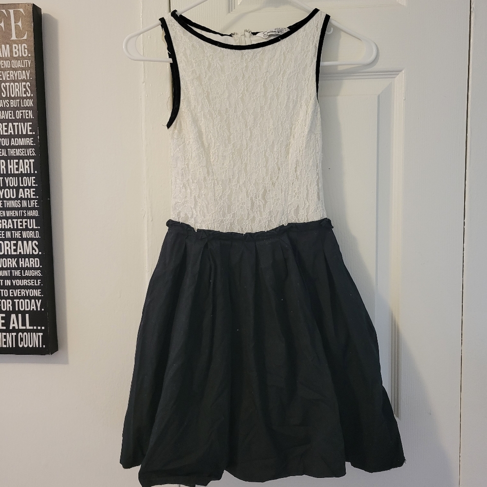 Speechless White and Black A-line dress